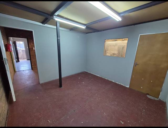 145M² WAREHOUSE TO LET IN WADEVILLE